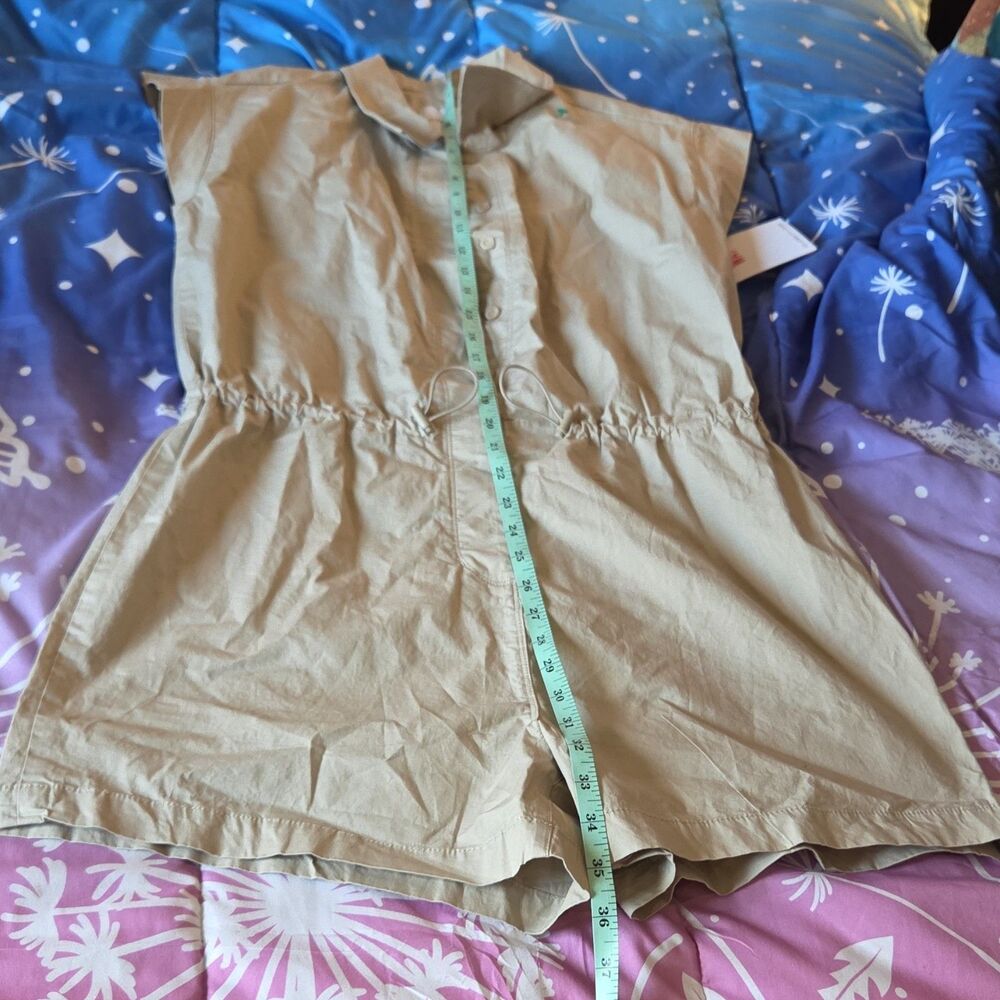 Celebrity Pink Cinch Waist Collared Button Romper Beige Cotton Size M